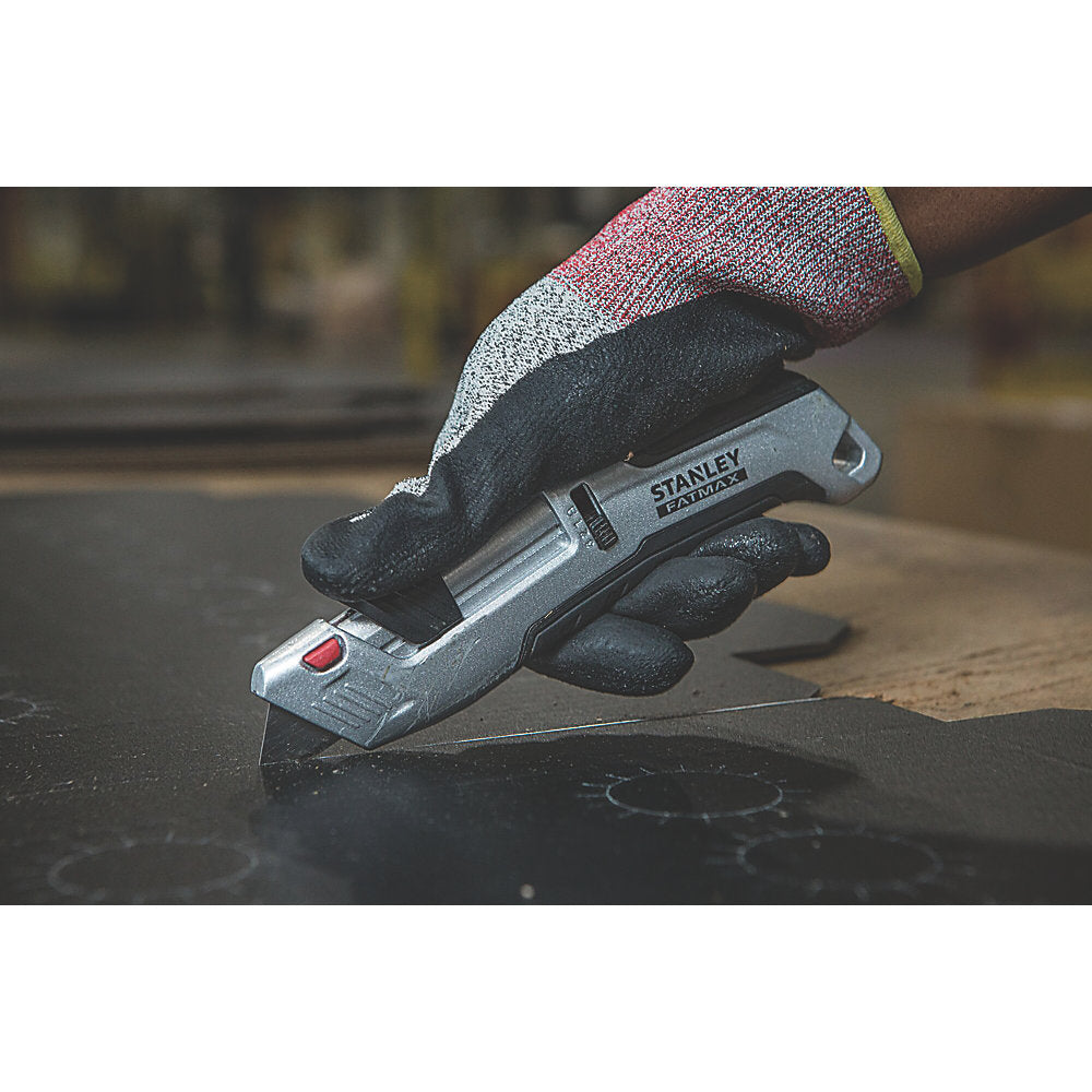  Cutter Multi-usage à Lame Rétractable Stanley FatMax FMHT10367-0
