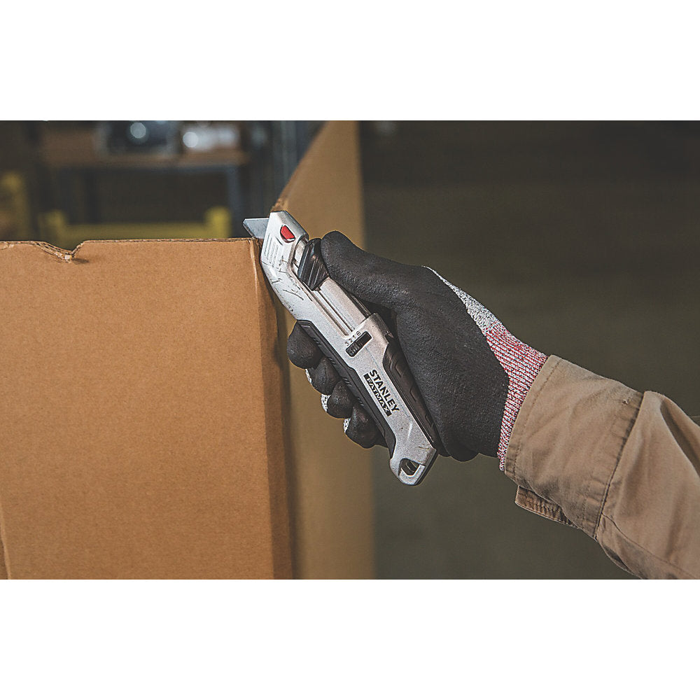 Cutter Multi-usage à Lame Rétractable Stanley FatMax FMHT10367-0